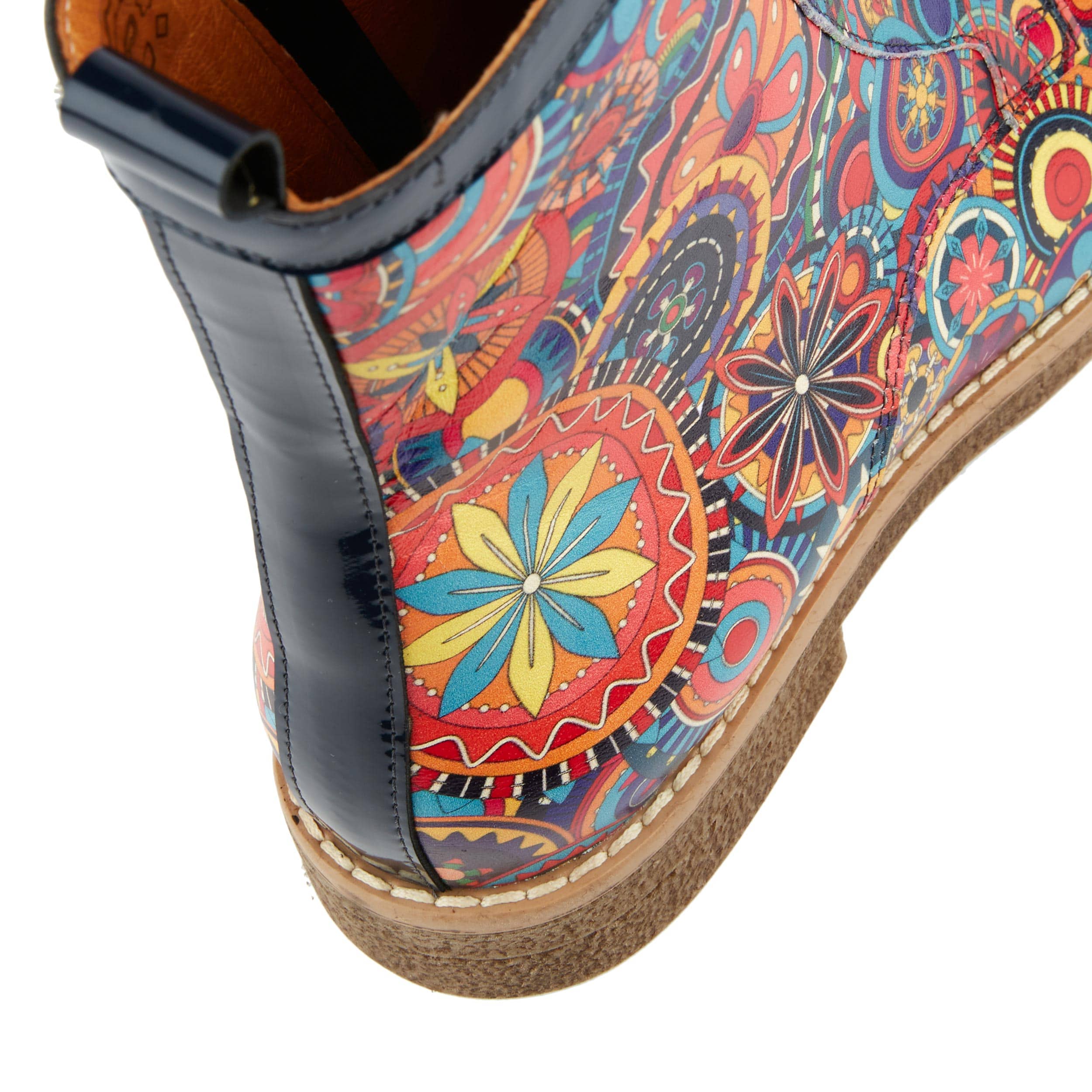 Traveller - Signature - Women's higher shaft leather boot with laces and zip - Image 8